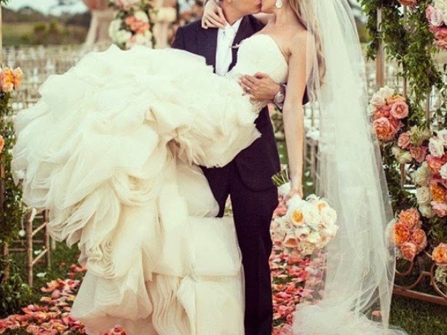 Трогательные поздравления на свадьбу молодоженам в стихах. Красивые, оригинальные, прикольные свадебные поздравления в стихах, прозе, своими словами, СМС