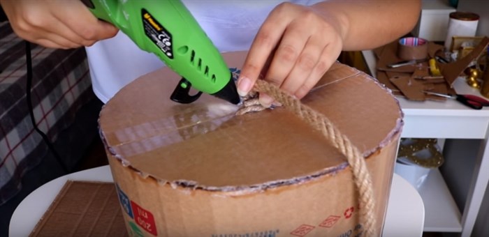 Как Сделать Корзину из Коробки Своими Руками Шаг 4 заканчиваем плетение