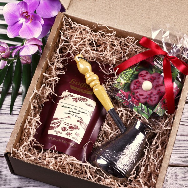 Золотая брошь