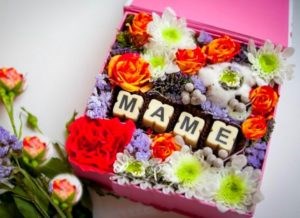 Коробка цветов маме