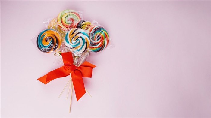 Что подарить на день рождения сестре?